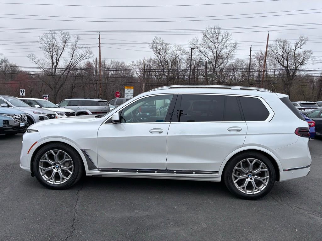 Used 2024 BMW X7 xDrive40i w/ Premium Package AWD/4WD image 4