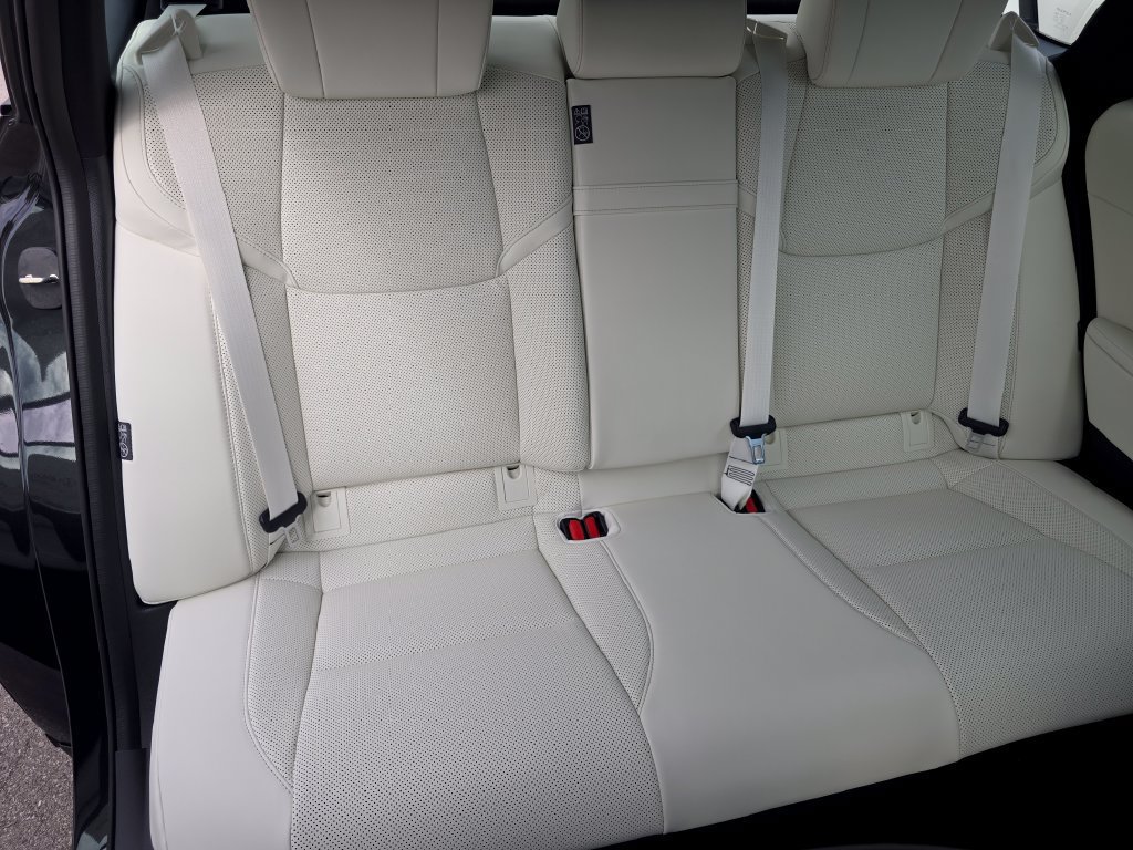 New 2026 Lexus ES 350h w/ Cold Area Package FWD image 34
