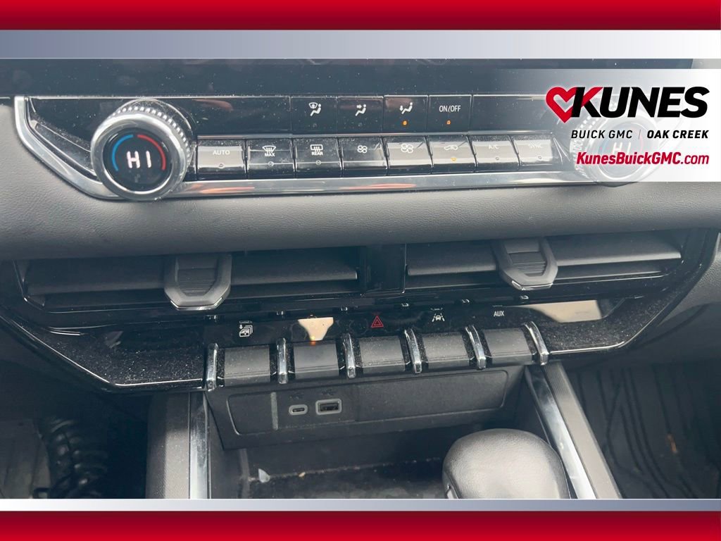 Used 2024 GMC Canyon Elevation w/ Convenience Package image 22