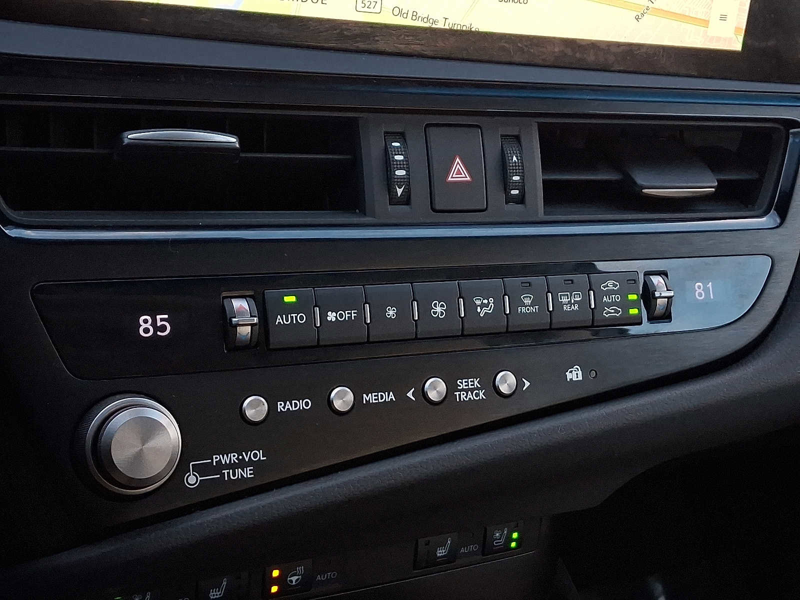 Used 2023 Lexus ES 250 w/ Premium Package image 16