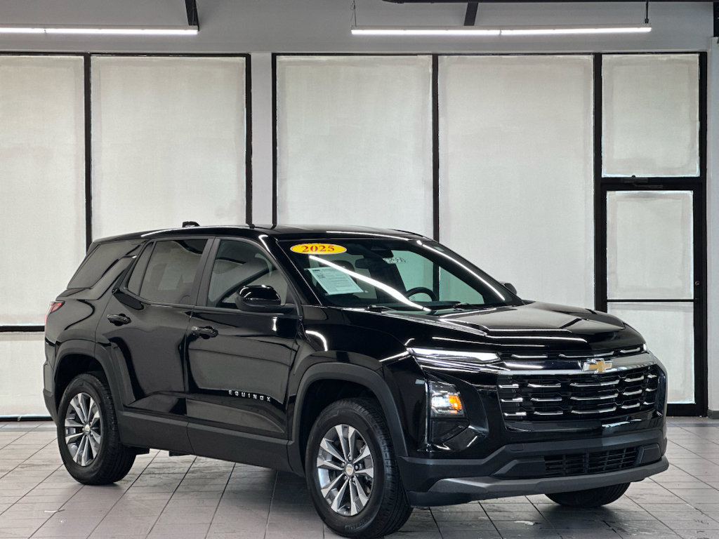 Certified 2025 Chevrolet Equinox LT AWD/4WD image 1