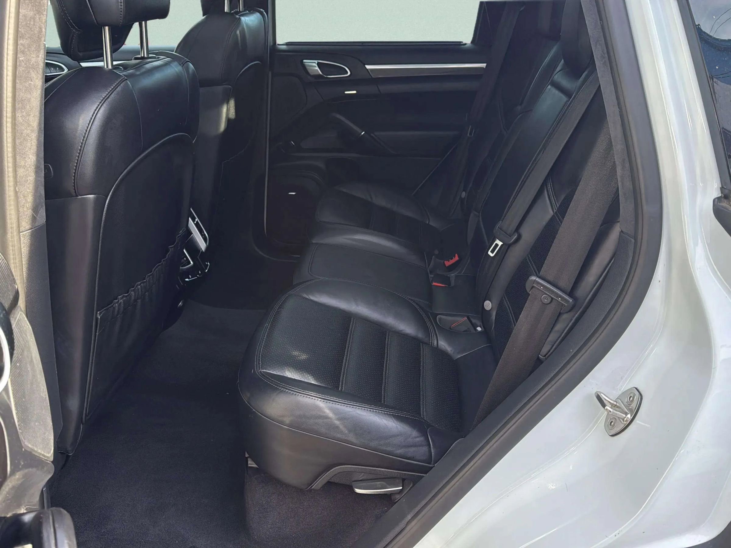 Used 2016 Porsche Cayenne GTS w/ Premium Package Plus image 34