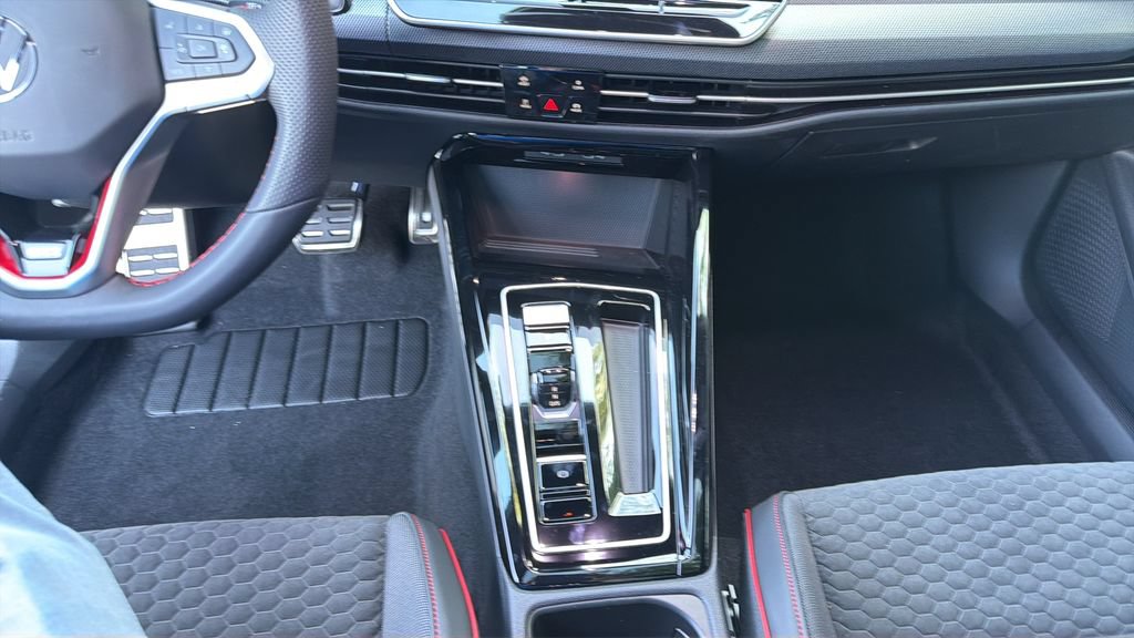 New 2026 Volkswagen GTI SE FWD image 18