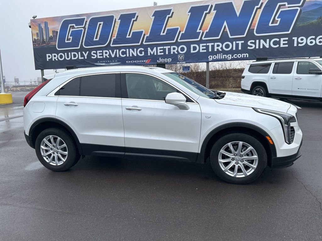 Used 2023 Cadillac XT4 Luxury w/ Cold Weather Package image 4