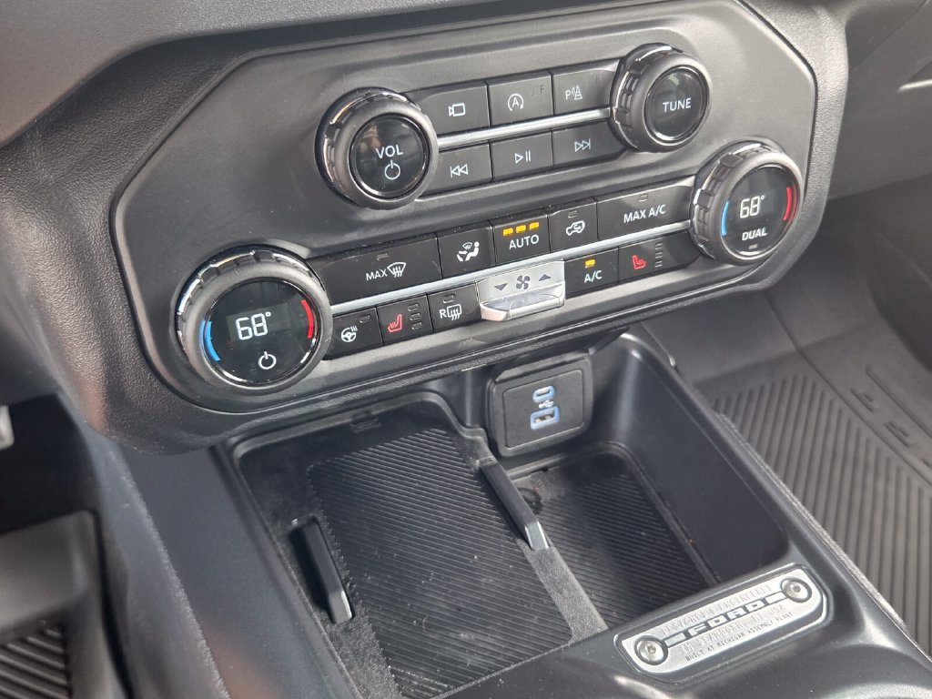 Used 2025 Ford Bronco Outer Banks AWD/4WD image 21
