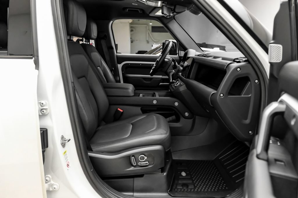 Used 2024 Land Rover Defender 130 Outbound AWD/4WD image 33