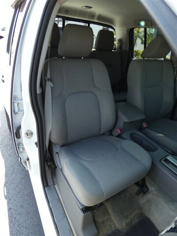 Used 2016 Nissan Frontier SV AWD/4WD image 46