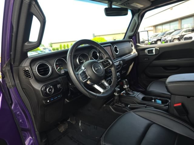 Used 2023 Jeep Wrangler Unlimited Sahara w/ Cold Weather Group AWD/4WD image 17