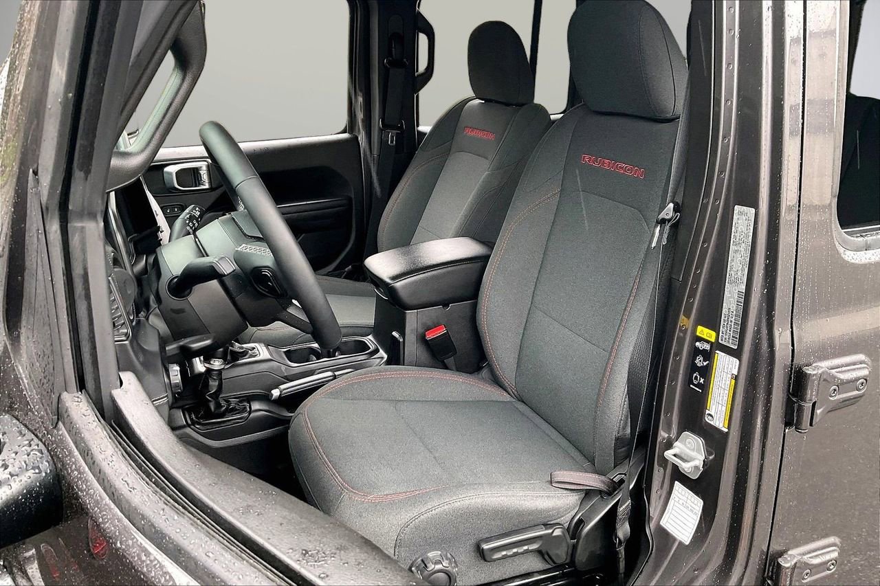 Certified 2025 Jeep Wrangler Unlimited Rubicon w/ Convenience Group image 21