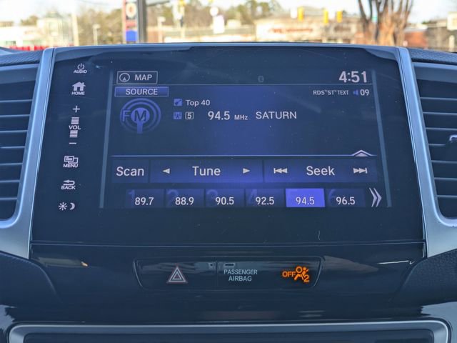 Used 2017 Honda Pilot Touring image 16