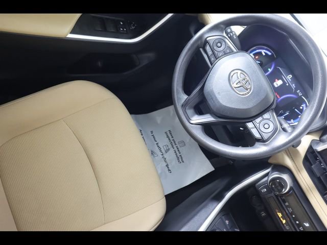 Used 2023 Toyota RAV4 LE image 21