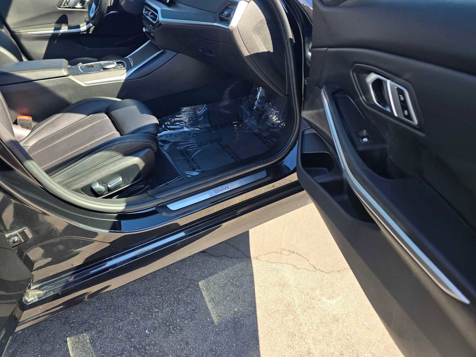 Used 2023 BMW 330i Sedan w/ Driving Assistance Package image 10