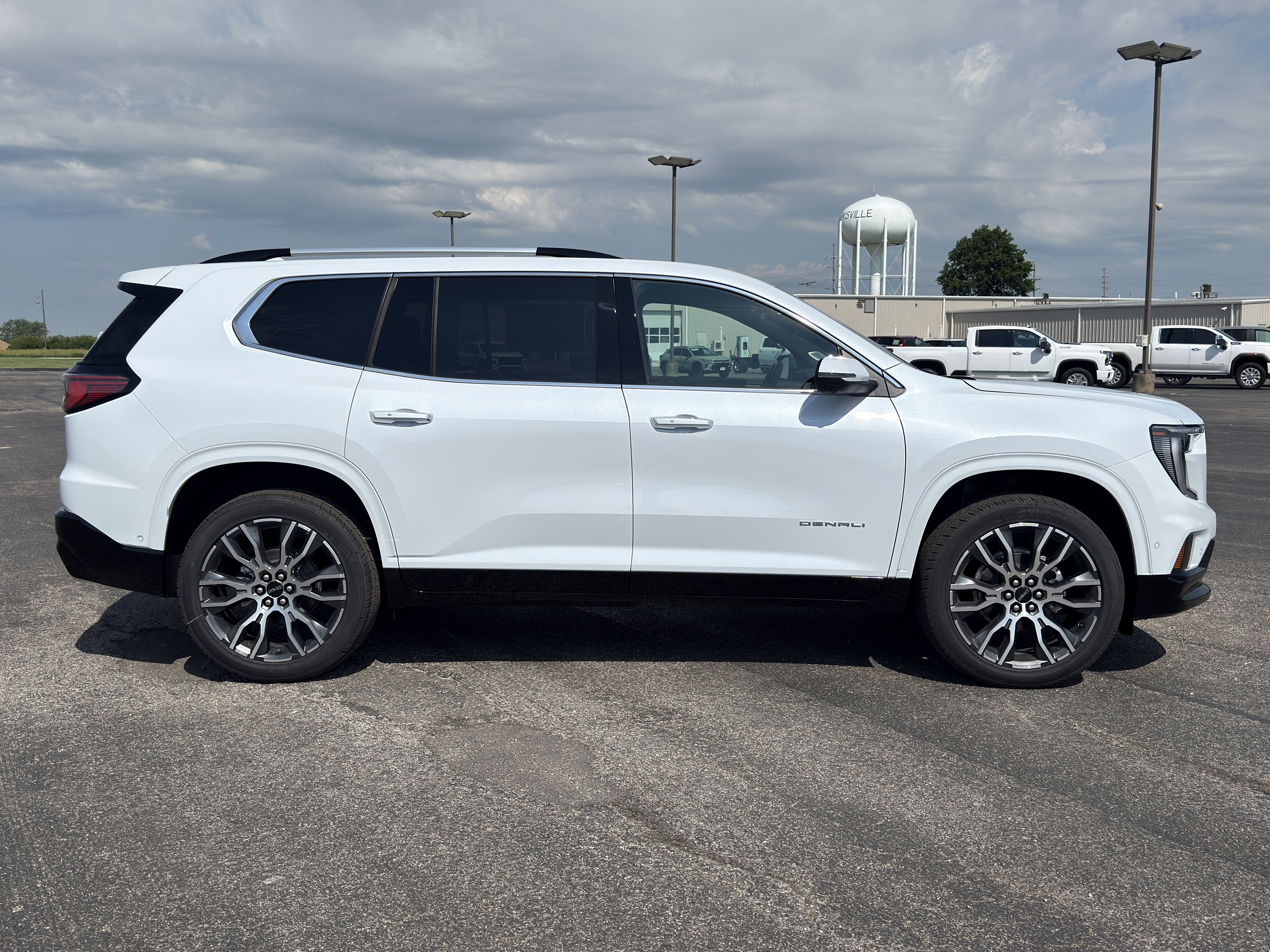 New 2026 GMC Acadia Denali Ultimate w/ LPO, Floor Liner Package AWD/4WD image 3