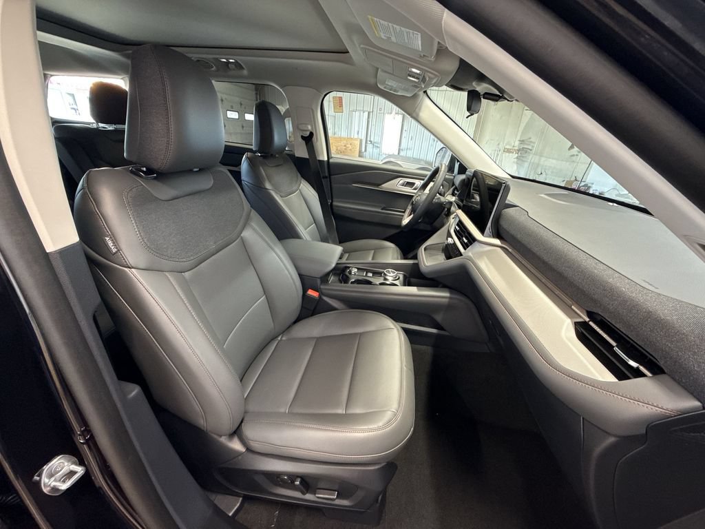 New 2026 Ford Explorer Active w/ Active Comfort Package AWD/4WD image 27