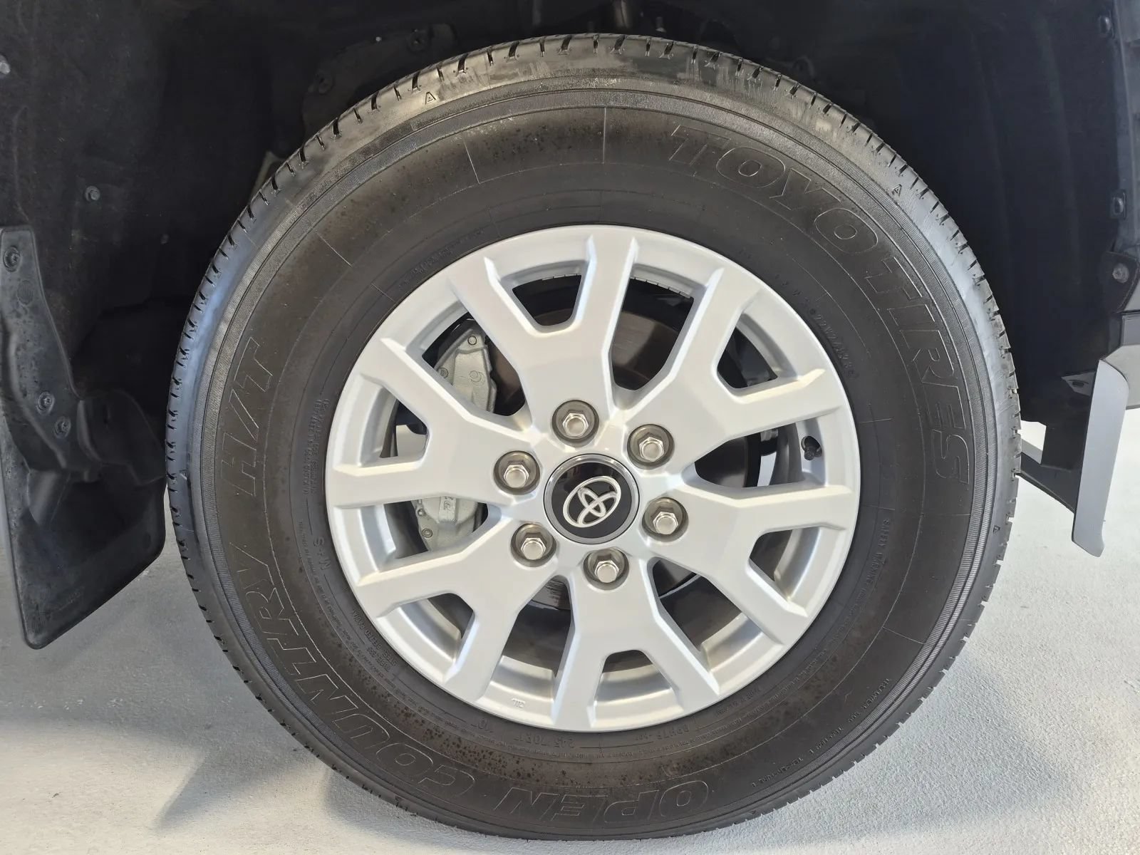 Used 2024 Toyota Tacoma SR AWD/4WD image 37