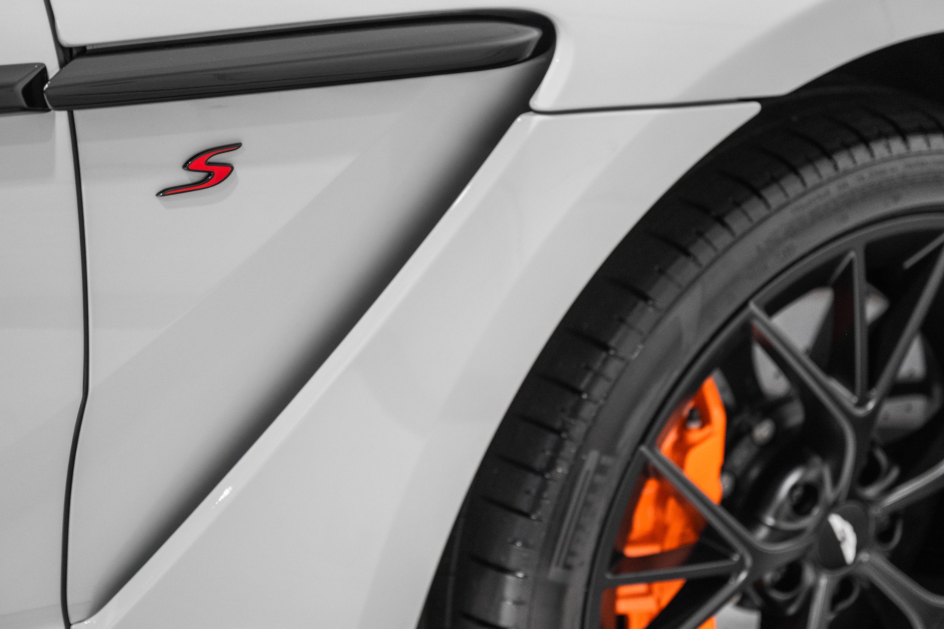 New 2026 Aston Martin DBX 707 AWD/4WD image 9