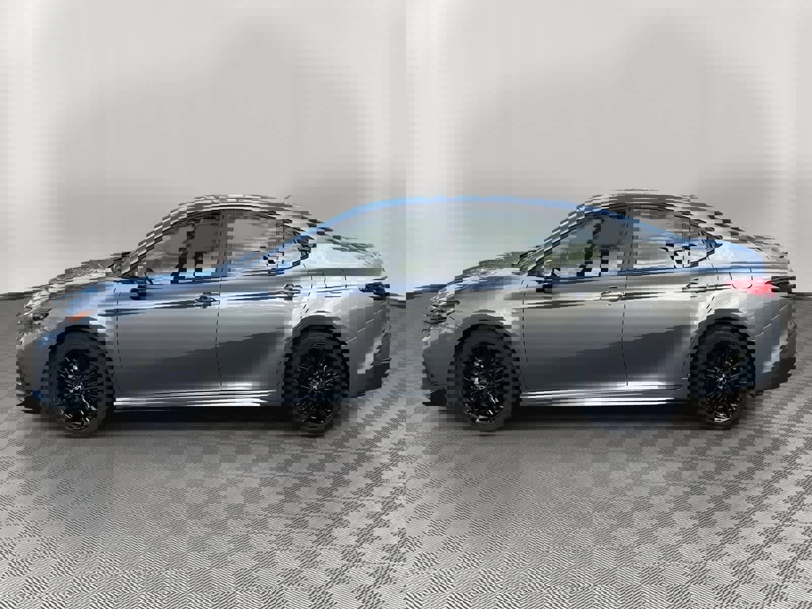 Used 2025 Toyota Camry SE image 8