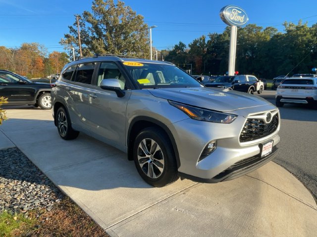 Used 2024 Toyota Highlander XLE