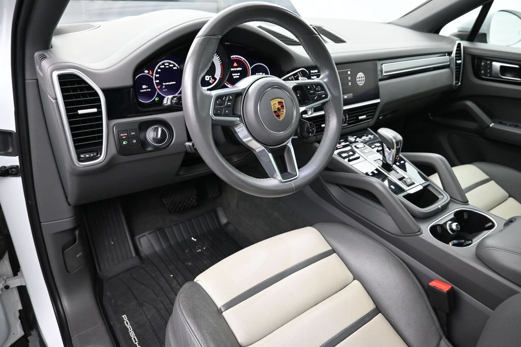 Certified 2022 Porsche Cayenne Platinum Edition AWD/4WD image 4