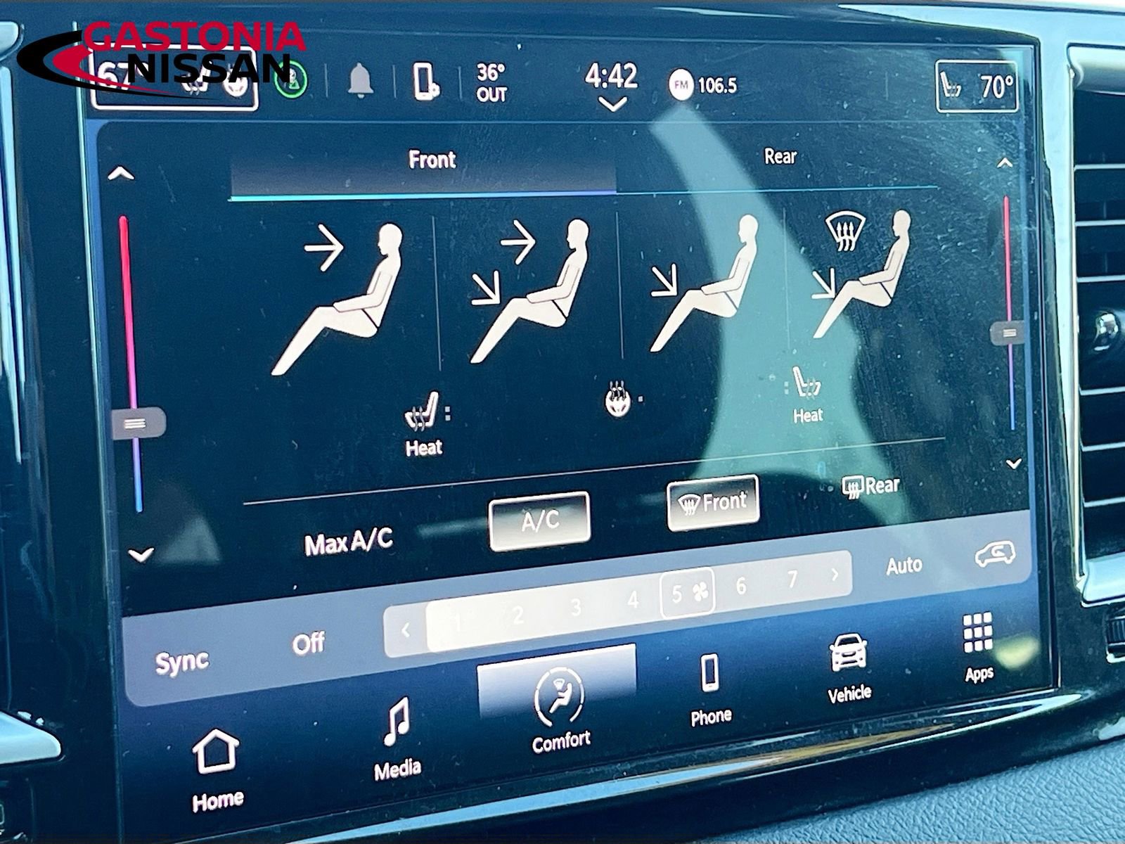 Used 2023 Chrysler Pacifica Touring-L image 26