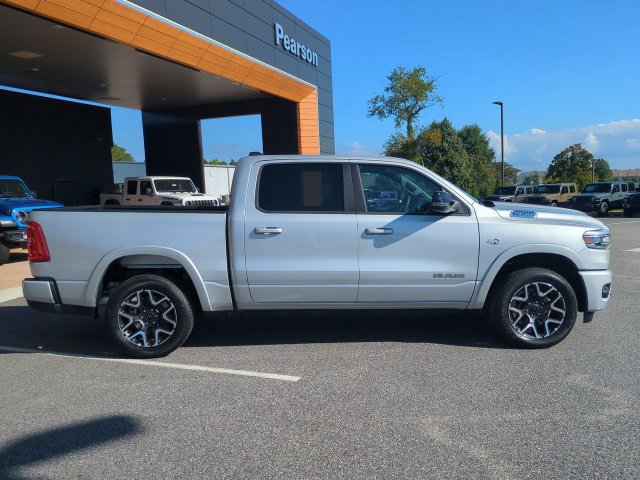 New 2027 RAM 1500 Laramie w/ Laramie Preferred Package AWD/4WD image 3
