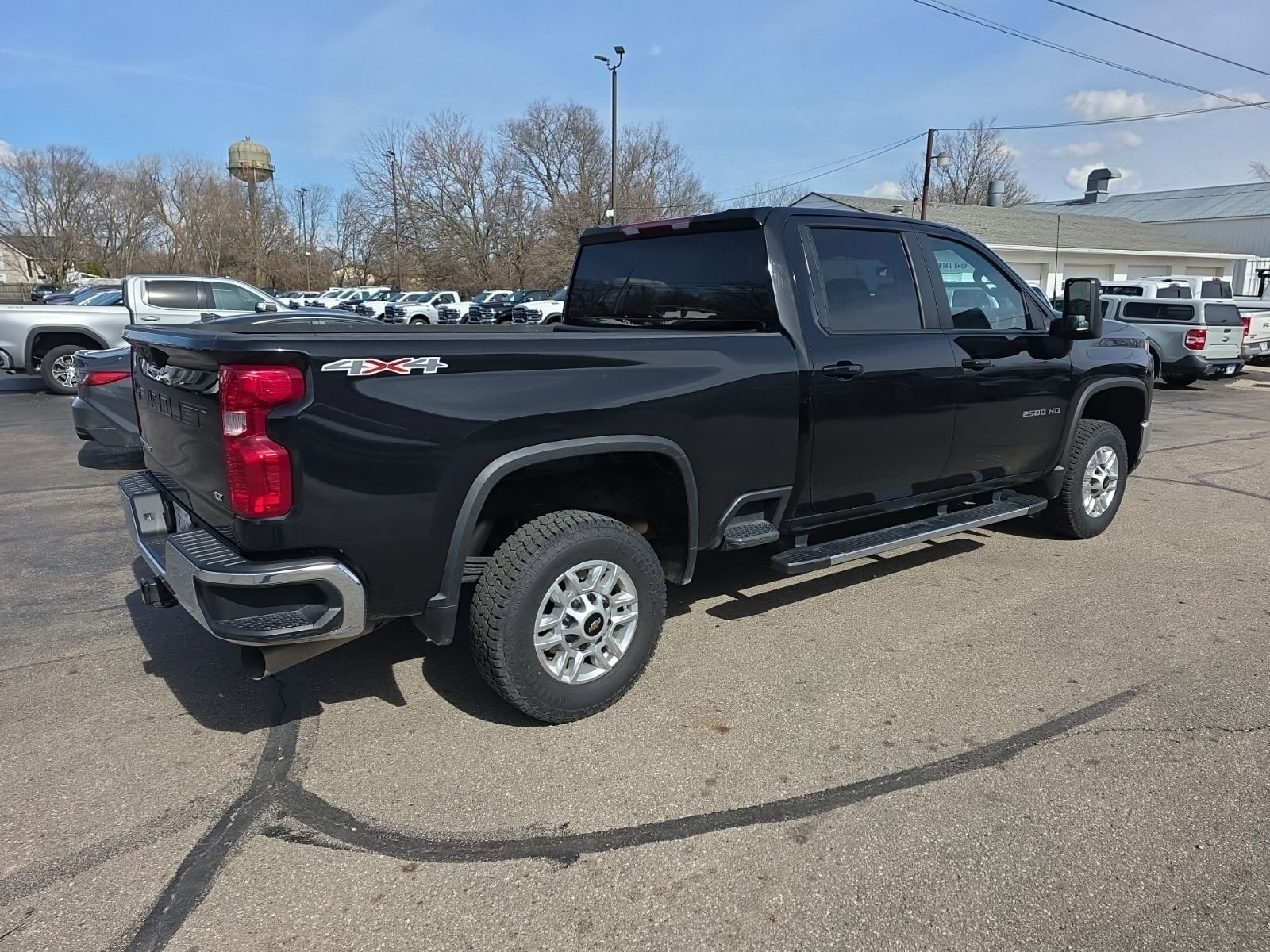 Used 2025 Chevrolet Silverado 2500 LT w/ Convenience Package image 3