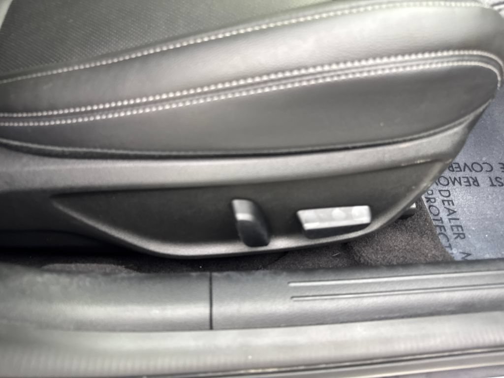 Used 2025 Genesis G70 2.5T RWD image 47