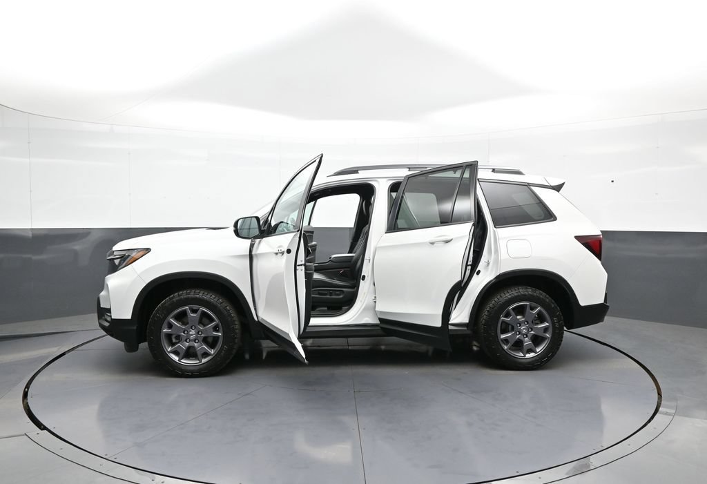 Certified 2024 Honda Passport TrailSport image 44