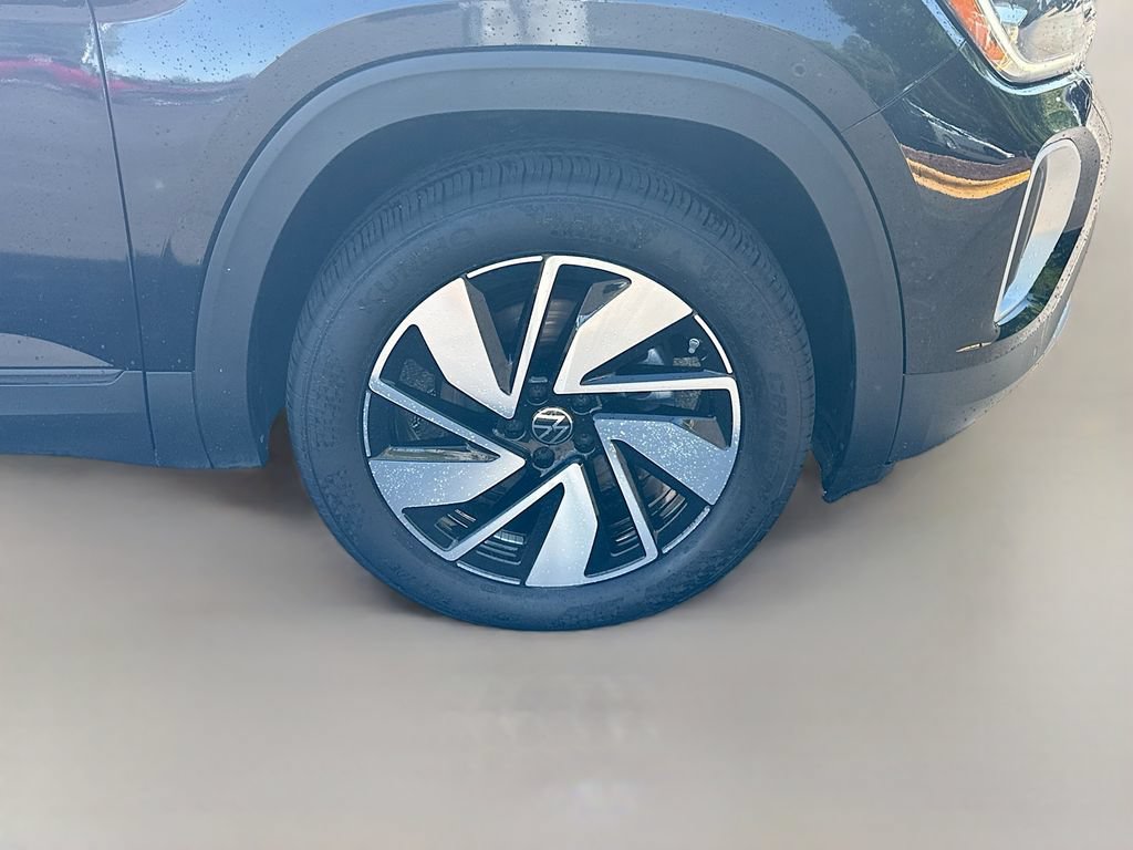 Used 2025 Volkswagen Atlas SE AWD/4WD image 40