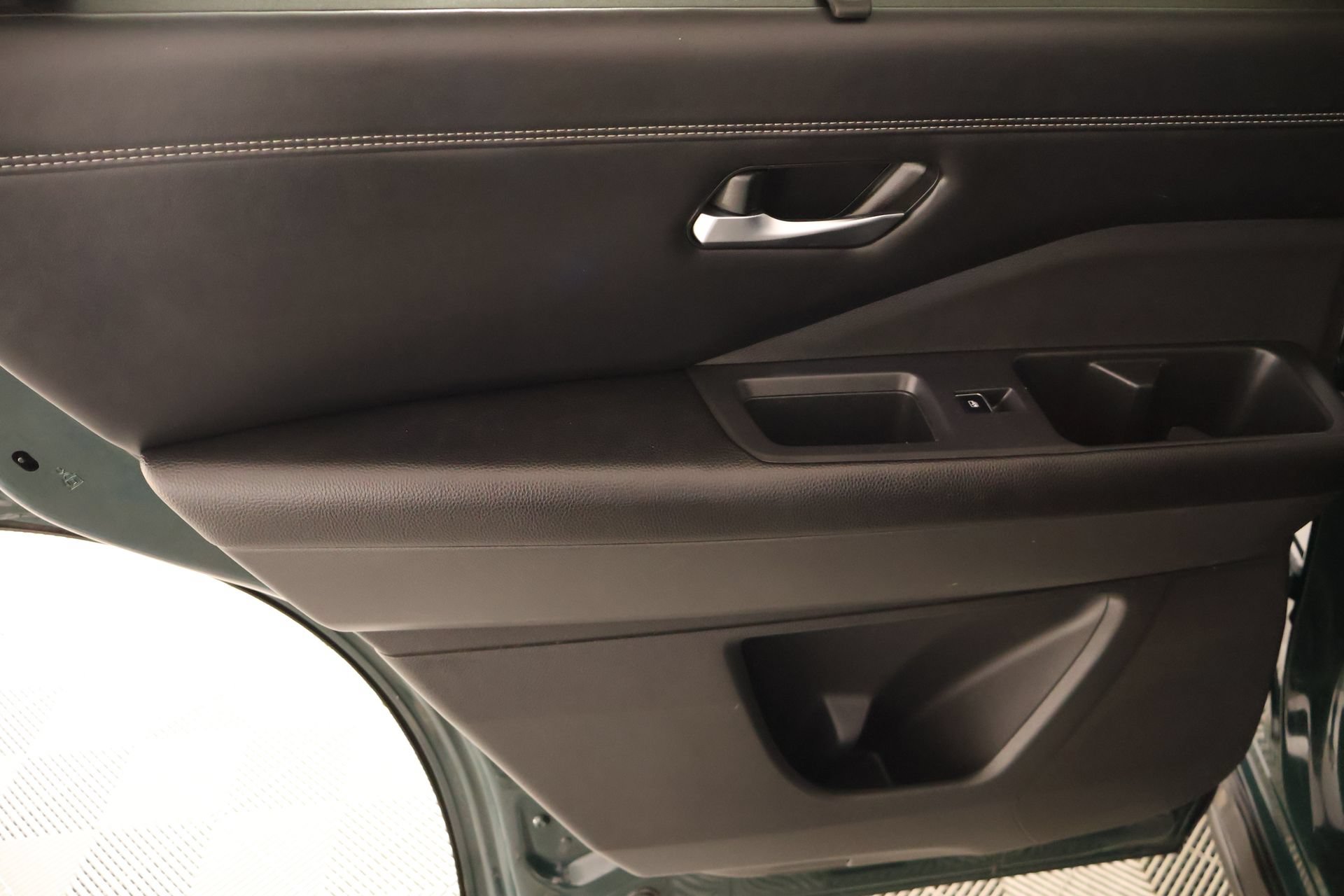 Used 2023 Nissan Pathfinder Platinum w/ Cargo Package FWD image 20