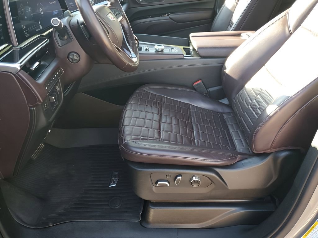 Certified 2023 Cadillac Escalade ESV Premium Luxury Platinum w/ LPO, Radiant Package image 33
