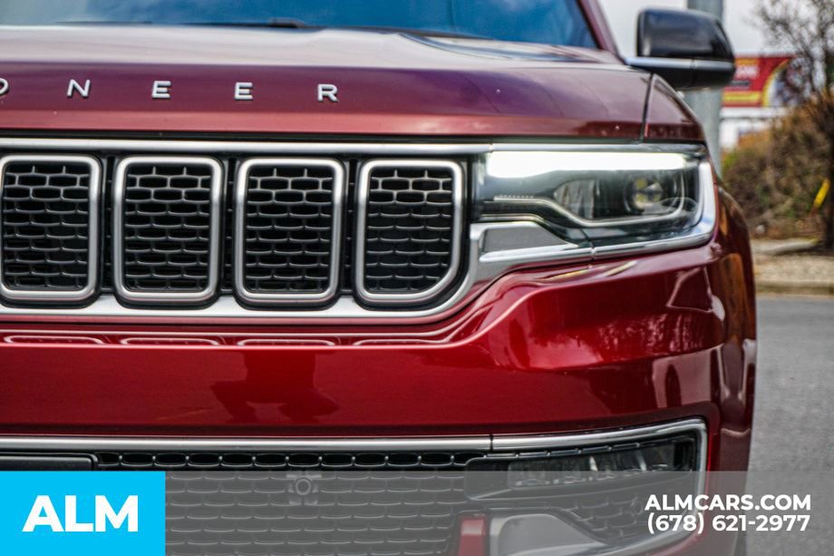 Used 2024 Jeep Wagoneer L Series II w/ Flexible Seating Group AWD/4WD image 12