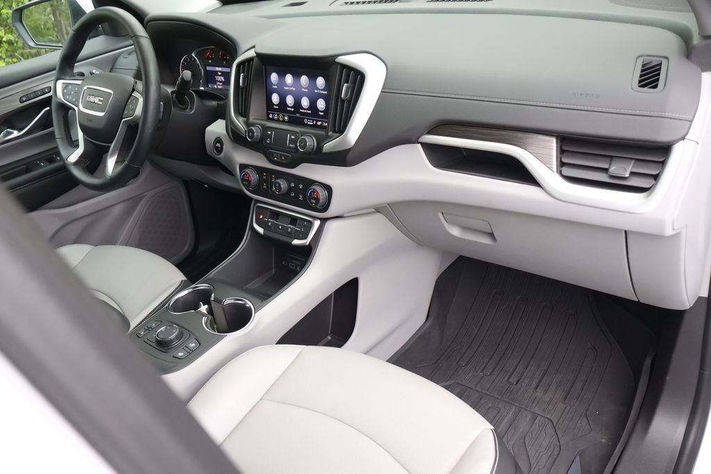 Used 2024 GMC Terrain SLT w/ LPO, Floor Liner Package image 38