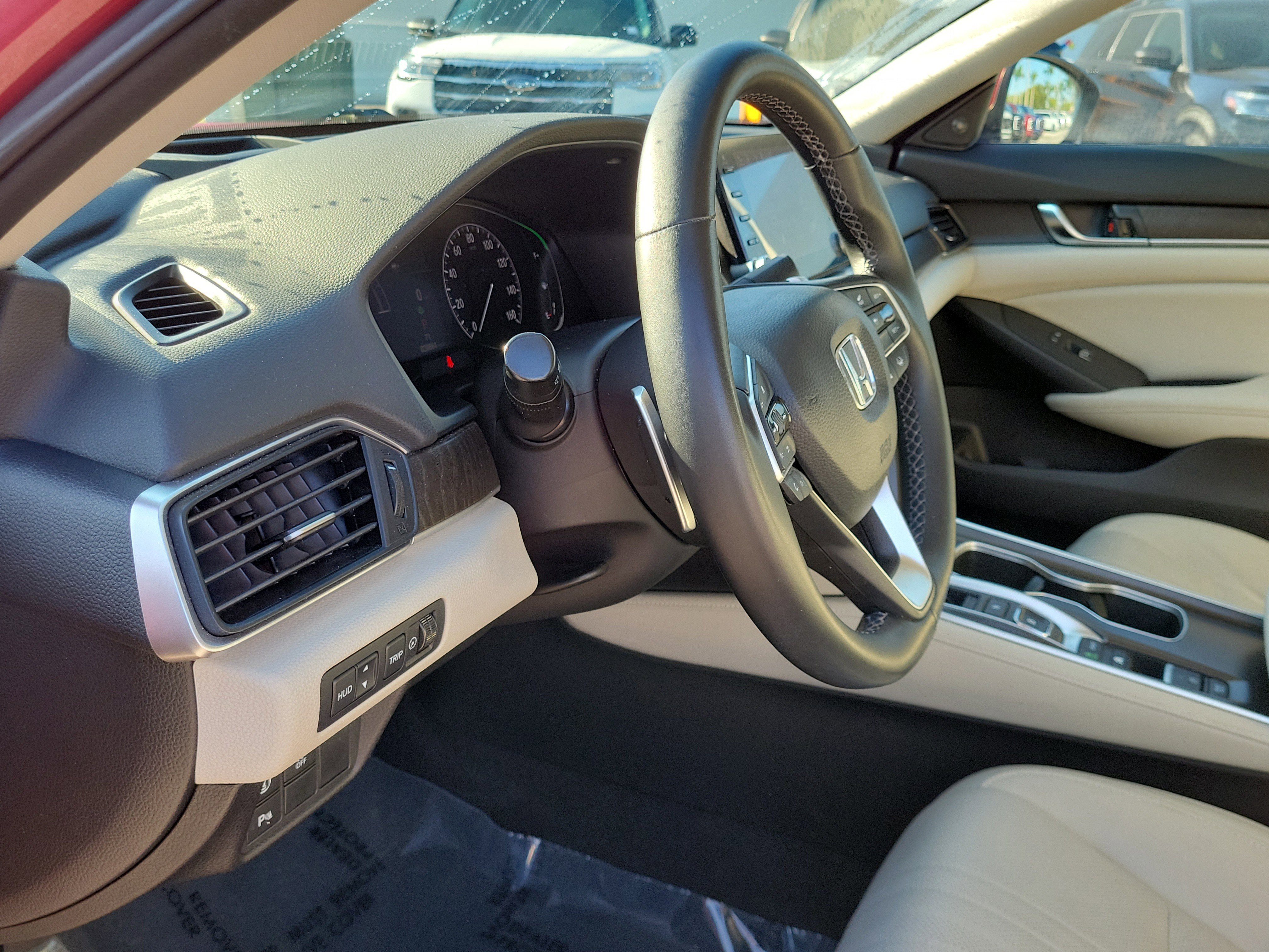 Used 2022 Honda Accord Touring image 9