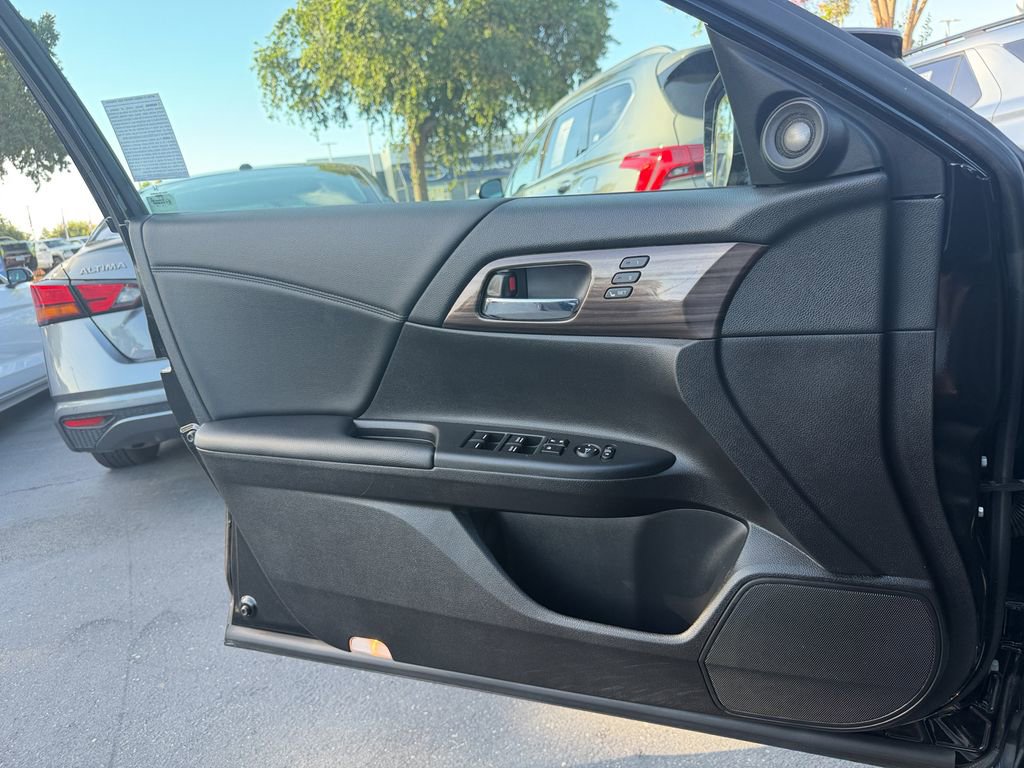 Used 2016 Honda Accord EX-L image 13