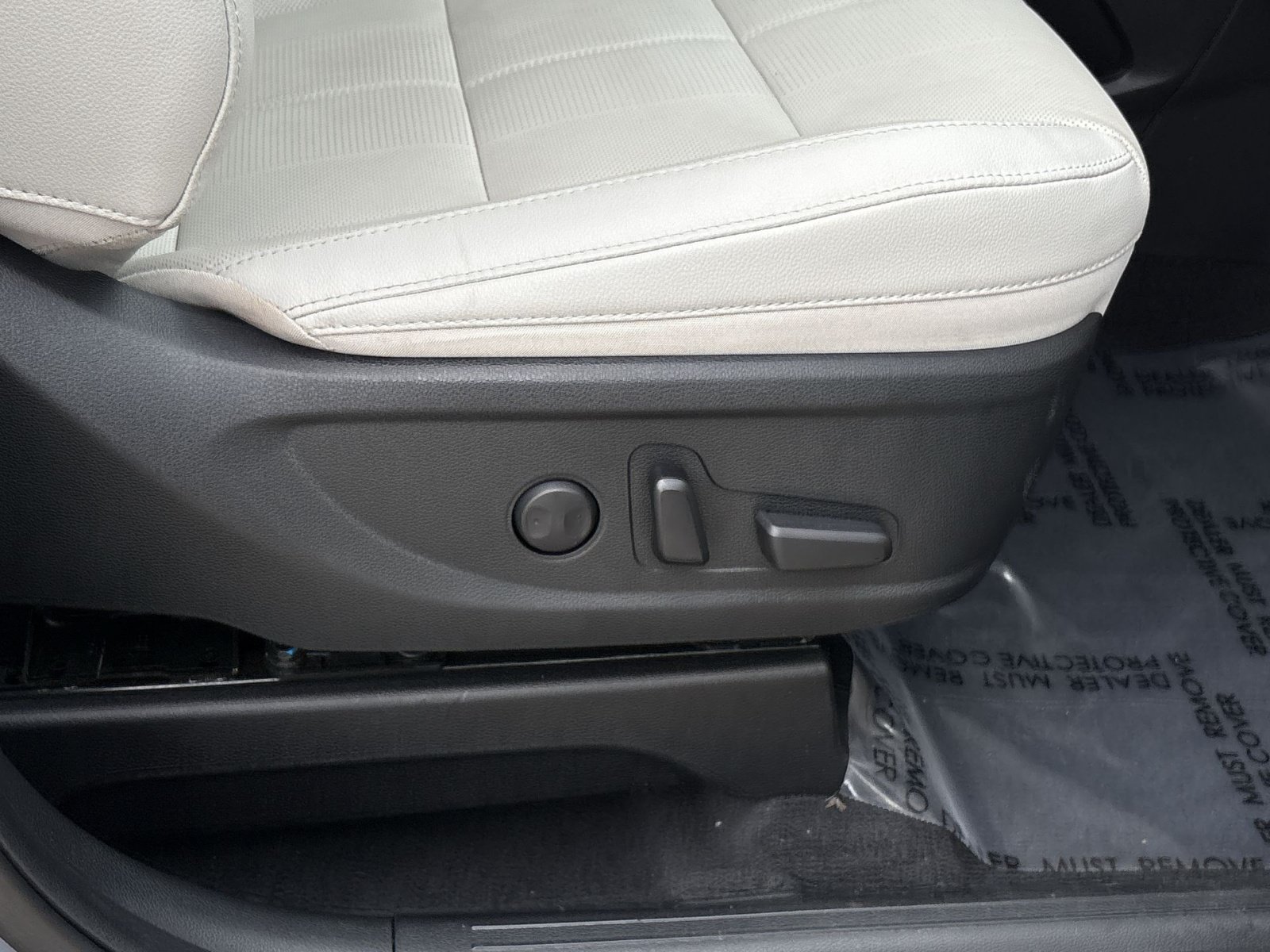 Used 2024 Kia Telluride SX w/ Towing Package FWD image 39