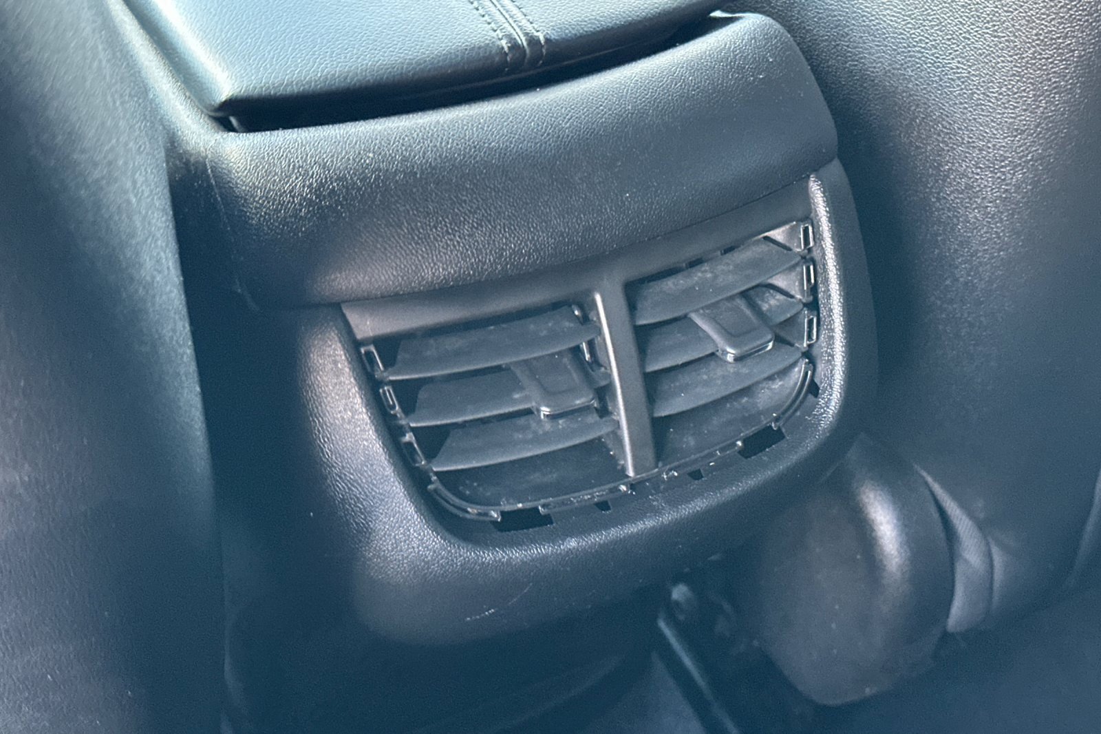 Used 2019 Chevrolet Malibu Hybrid w/ Leather Package image 13