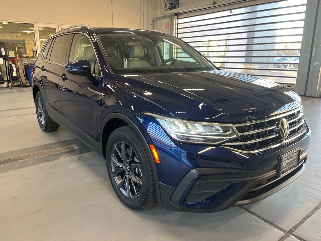 Certified 2023 Volkswagen Tiguan SE w/ Panoramic Sunroof Package image 1
