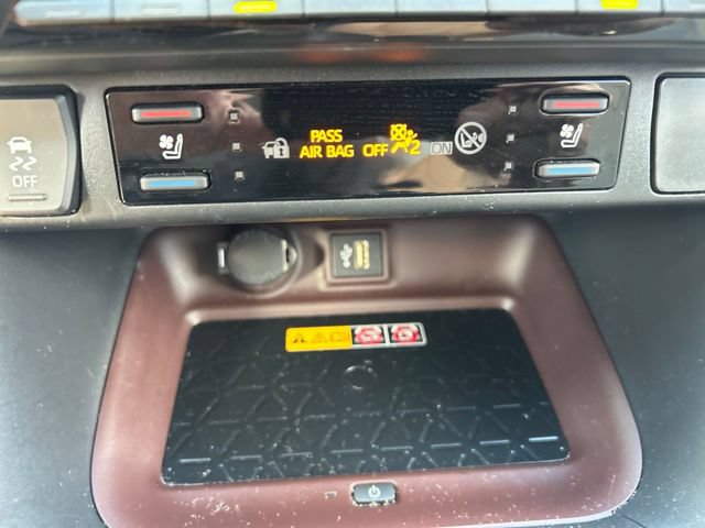 Used 2025 Toyota RAV4 Limited w/ Advanced Technology Package AWD/4WD image 19