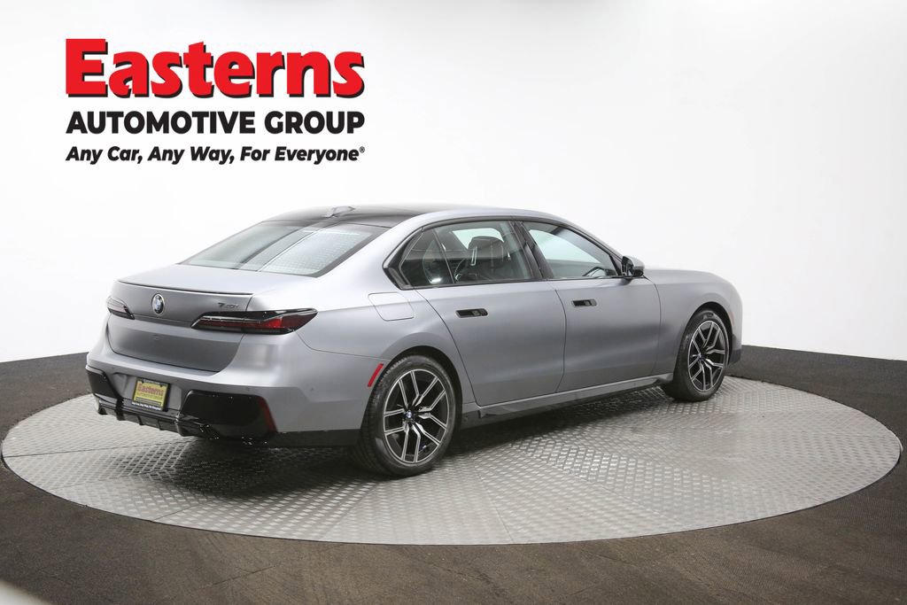 Used 2023 BMW 740i w/ Executive Package image 45