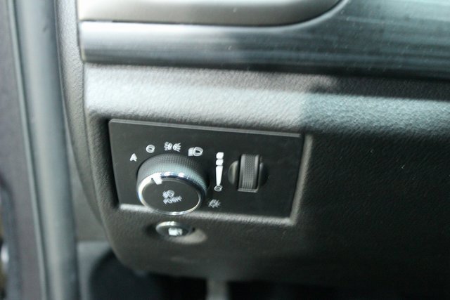 Used 2020 Jeep Grand Cherokee Altitude image 11