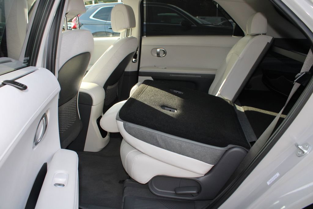 Used 2024 Hyundai Ioniq 5 Limited image 15