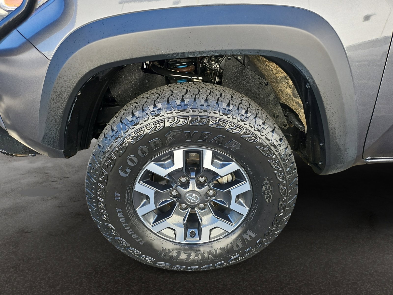 Used 2023 Toyota Tacoma TRD Off-Road w/ Technology Package AWD/4WD image 40