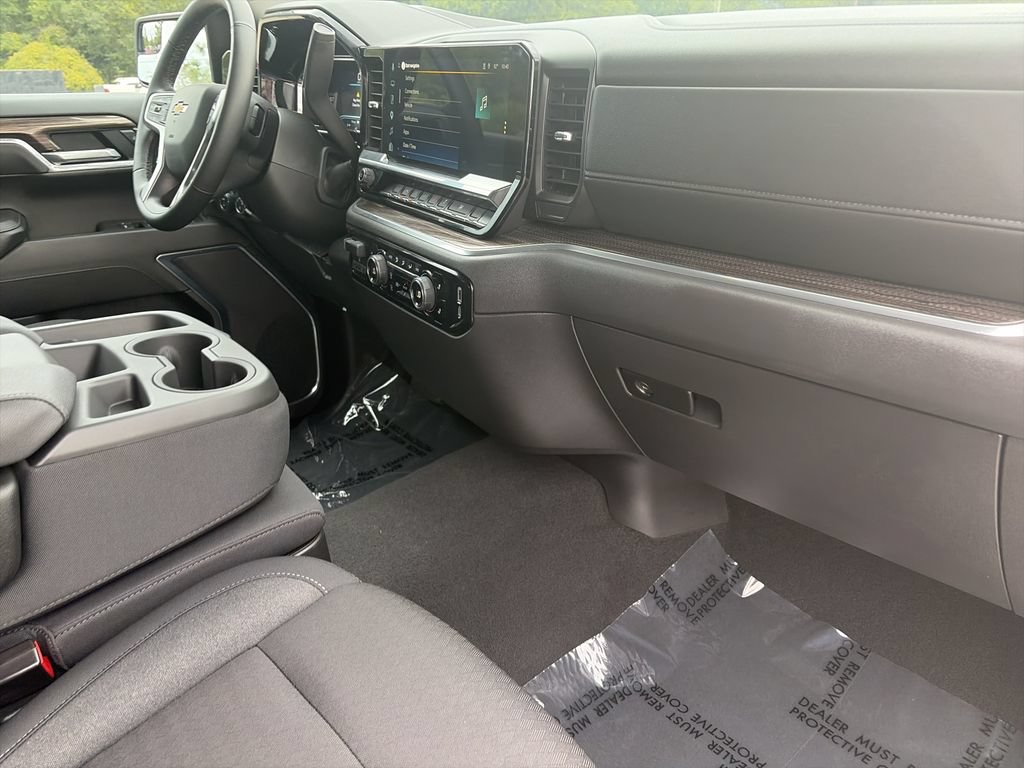Used 2025 Chevrolet Silverado 1500 LT AWD/4WD image 28