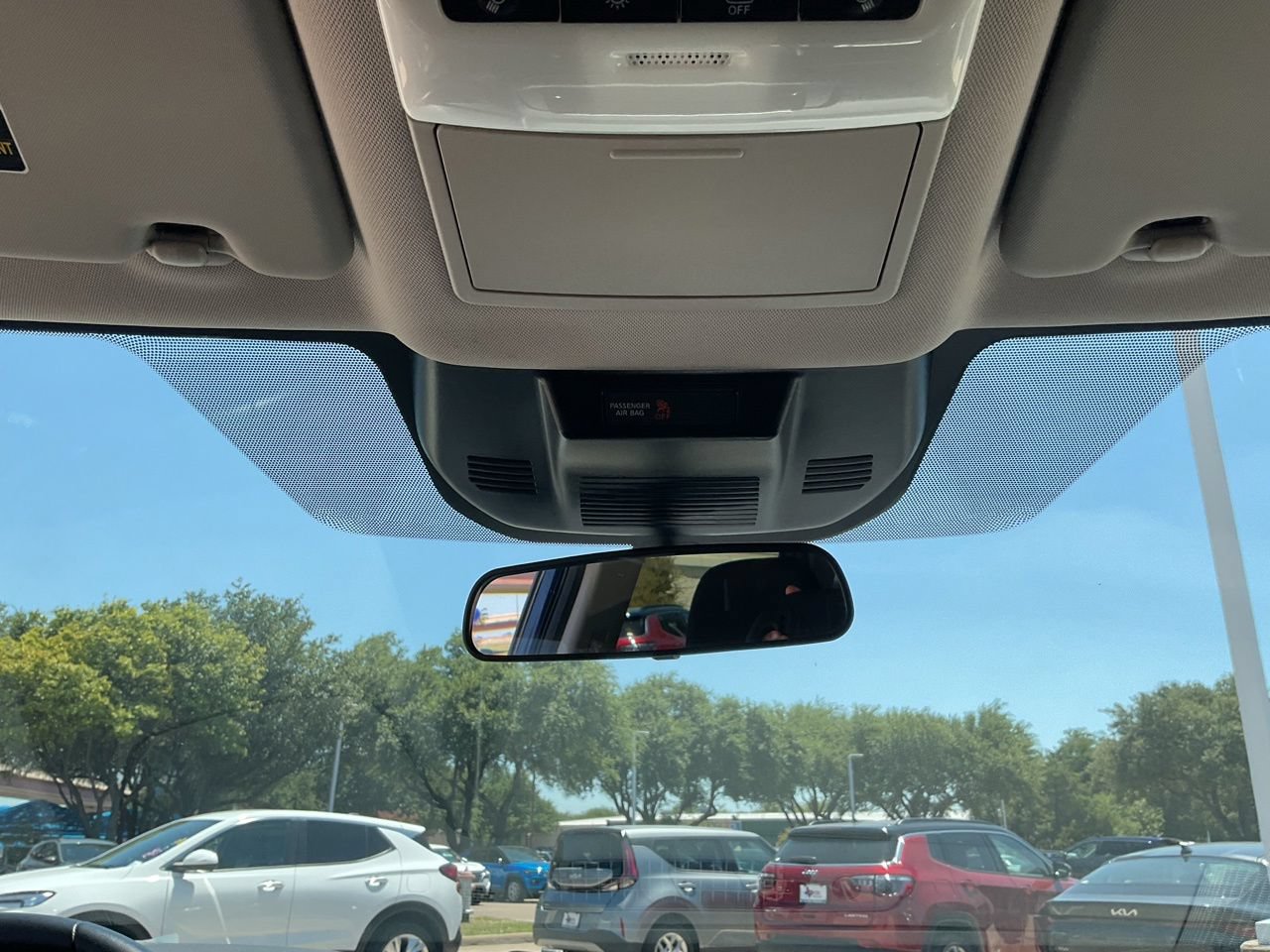 Used 2025 Nissan Rogue SV FWD image 18
