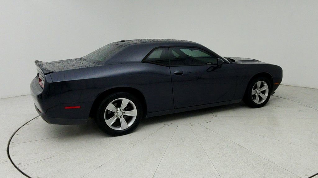 Used 2019 Dodge Challenger SXT RWD image 8