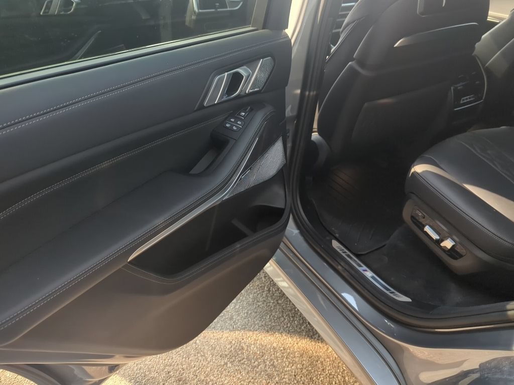 Used 2026 BMW X7 xDrive40i w/ Executive Package AWD/4WD image 17