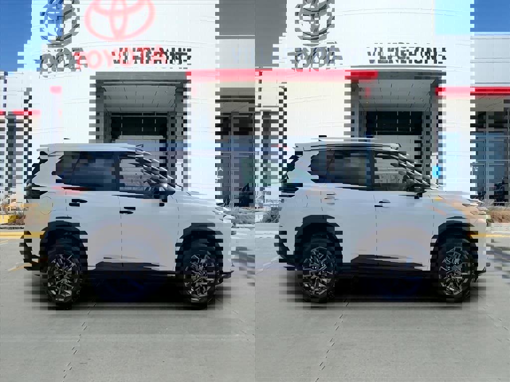 Used 2023 Nissan Rogue S image 7