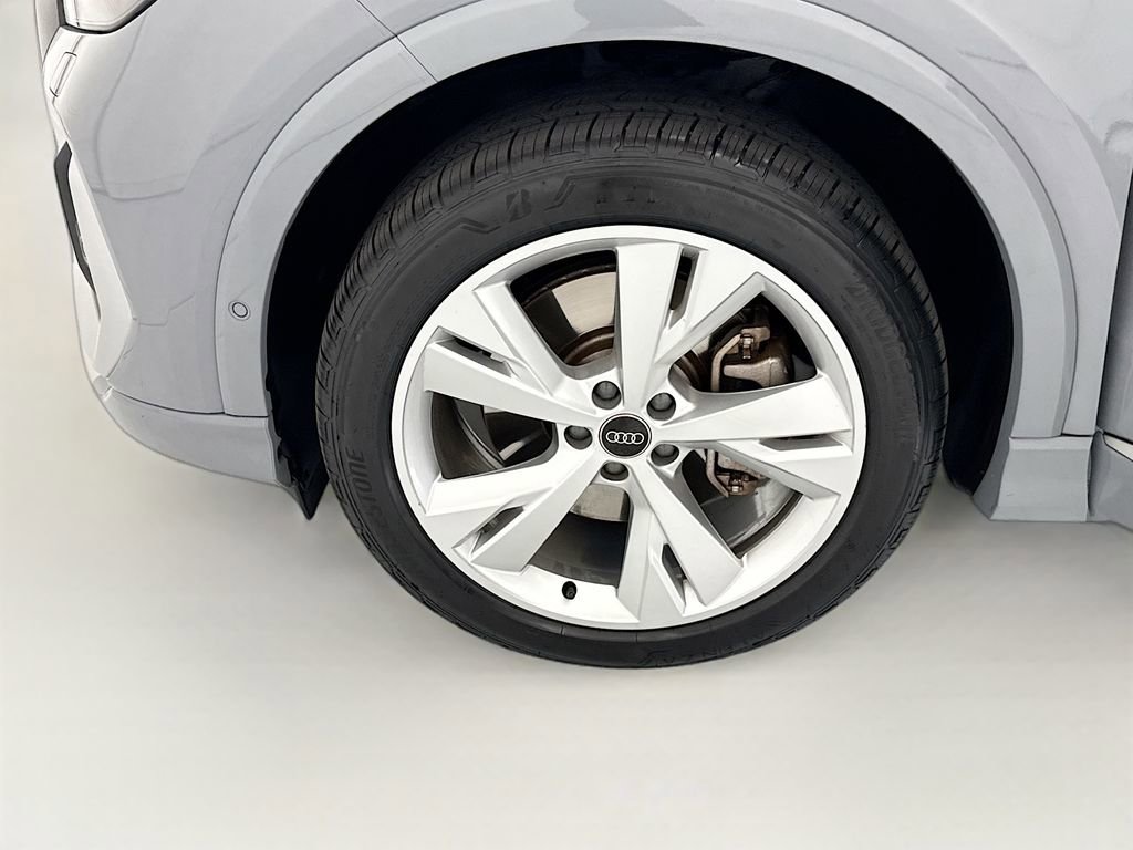 Used 2023 Audi Q4 e-tron Prestige w/ 20" Wheel Package AWD/4WD image 29