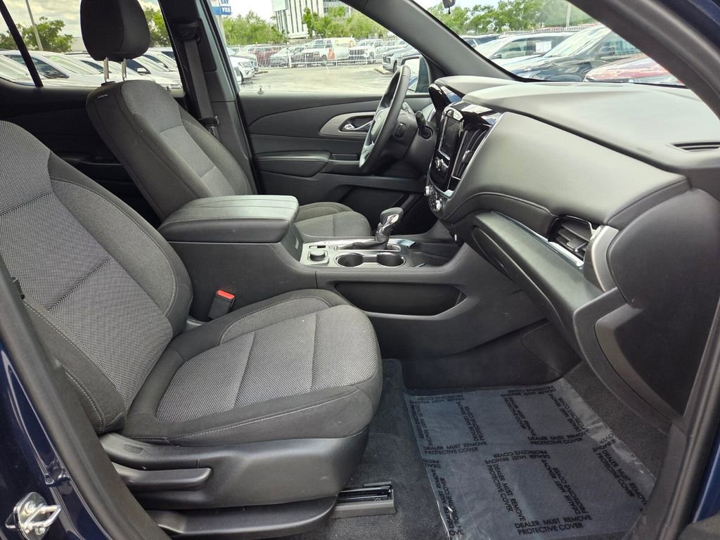Certified 2023 Chevrolet Traverse LT FWD image 17